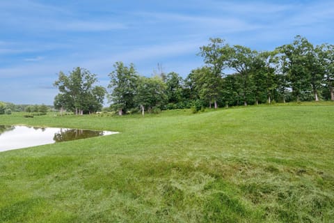 Sunset Condominiums: The Retreat Apartment in Castle Rock Lake