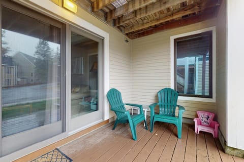 The Seasons G17 Apartment in Mount Snow