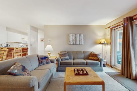 The Seasons G17 Apartment in Mount Snow