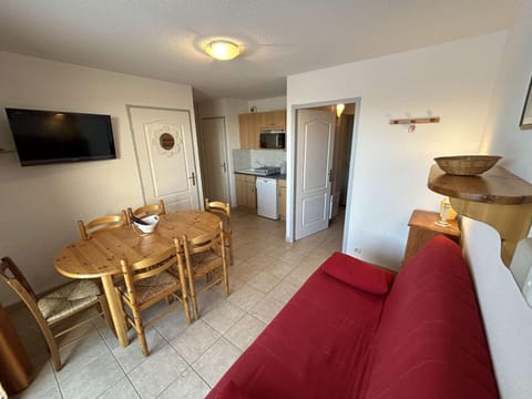 Bed, kitchen