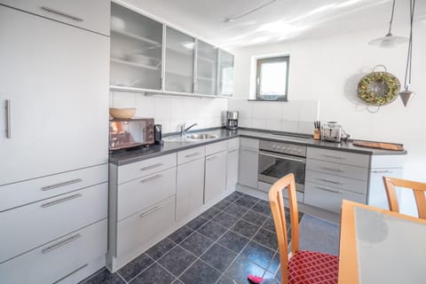 Alan Apartment in Kaprun close to Ski Bus - Amazing view - Central Location Apartment in Piesendorf