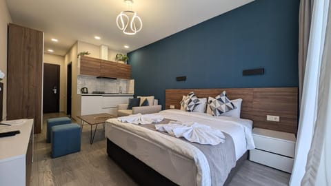 Living room, Bedroom, furniture, internet, towels, kitchen