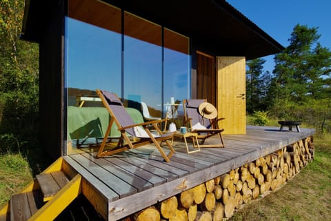 Property building, Garden, Balcony/Terrace, Balcony/Terrace