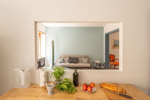 Communal lounge/ TV room, TV and multimedia, Living room, dishwasher, internet, oven, toaster, kitchen