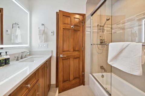 Highlands Lodge 303 by East West Hospitality Apartment in Beaver Creek