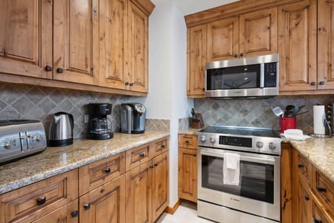 Highlands Lodge 303 by East West Hospitality Apartment in Beaver Creek