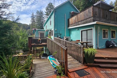 Property building, Natural landscape, View (from property/room), Balcony/Terrace