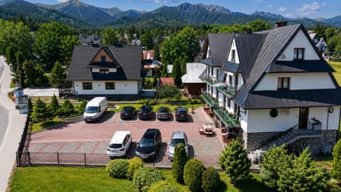 Property building, Day, Bird's eye view, Location