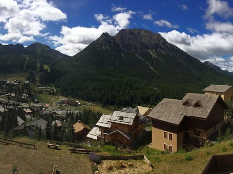 Studio charmant 4 pers, vue montagnes, parking inclus - FR-1-445-206 Apartment in Montgenèvre