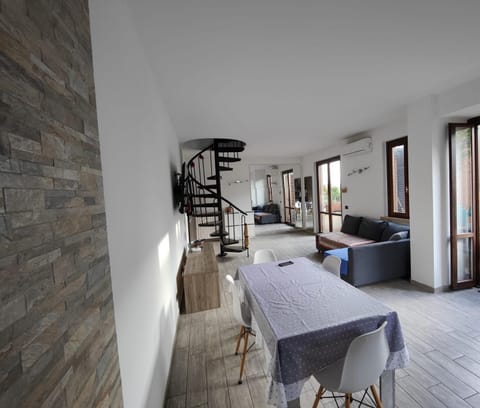 Ketty House B&B - Policlinico di Monza, U-Power Stadium Apartment in Monza