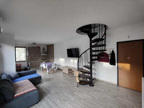 Ketty House B&B - Policlinico di Monza, U-Power Stadium Apartment in Monza