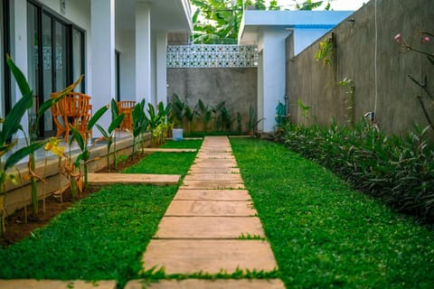 Day, Garden view