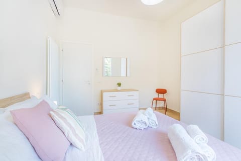 Bed, Photo of the whole room, Bedroom, towels, wardrobe