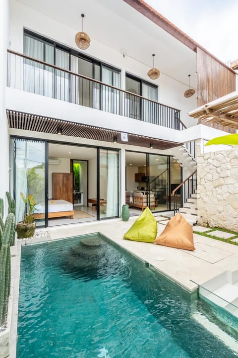 Property building, Swimming pool
