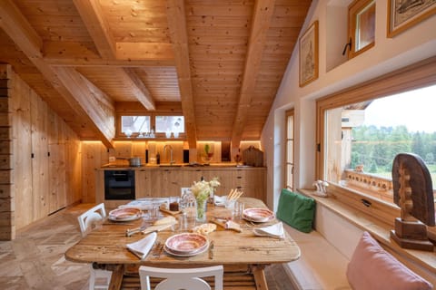 Kitchen or kitchenette, Dining area, Food