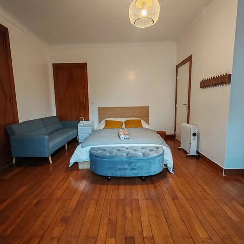 Bed, Living room, Bedroom