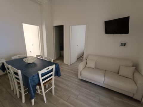 TV and multimedia, Living room, Seating area, kitchen