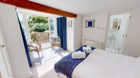 Bed, View (from property/room), Balcony/Terrace, Photo of the whole room, Bedroom, towels