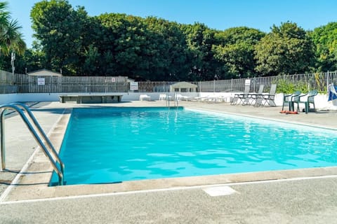 Day, Pool view, Swimming pool, sunbed
