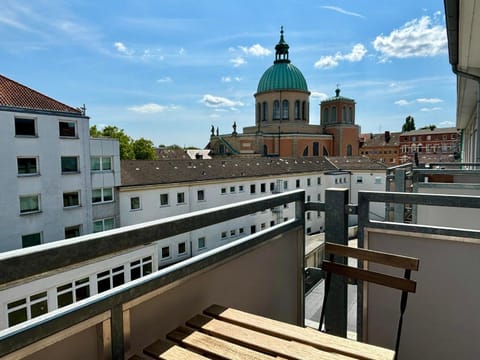 Property building, Nearby landmark, View (from property/room), Balcony/Terrace, City view