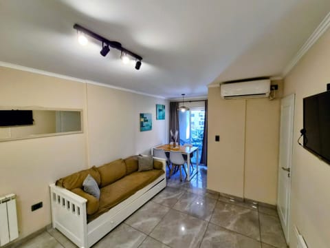 TV and multimedia, Seating area, Dining area, air conditioner