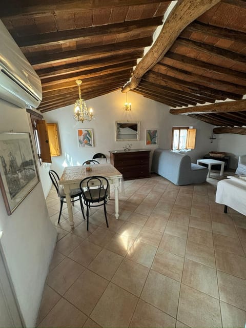 La Casa Del Galletto - At The Top Of The City Apartment in Capannori