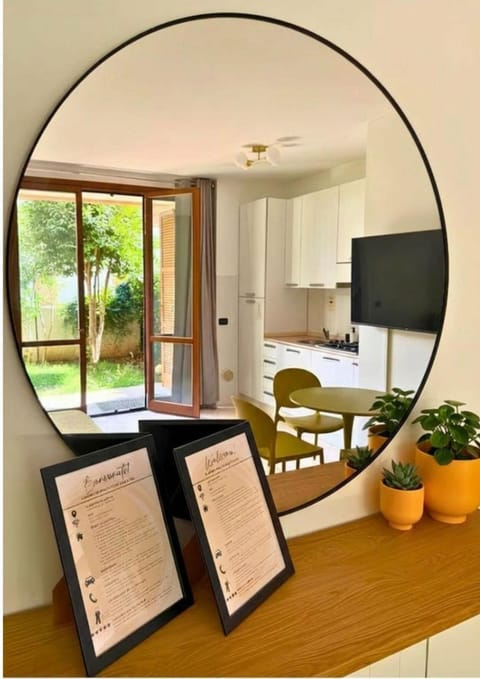 View (from property/room), Living room, Garden view, kitchen