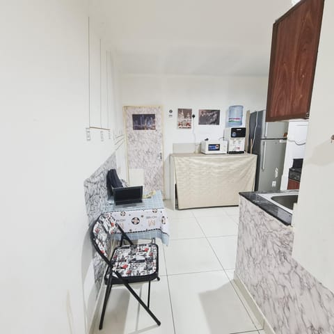 LA Gold hostel capsule men's Hostel in Dubai