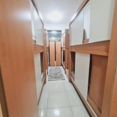 LA Gold hostel capsule men's Hostel in Dubai