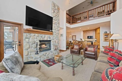 Highlands Lodge 401 by East West Hospitality Apartment in Beaver Creek