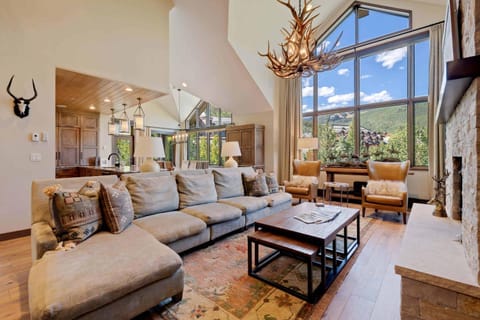 Highlands Lodge 403 Penthouse by East West Hospitality Apartment in Beaver Creek