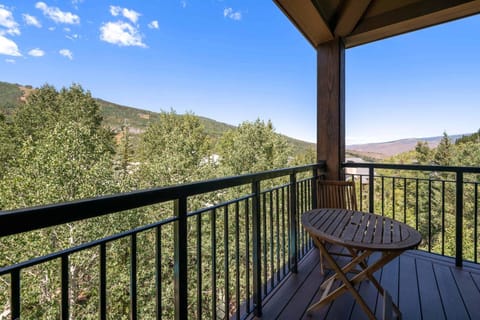 Highlands Lodge 403 Penthouse by East West Hospitality Apartment in Beaver Creek