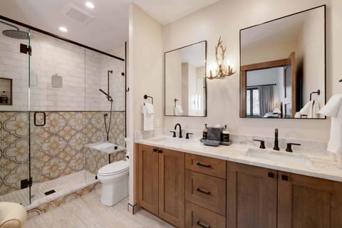 Highlands Lodge 403 Penthouse by East West Hospitality Apartment in Beaver Creek