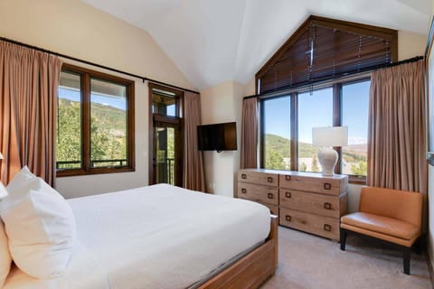 Highlands Lodge 403 Penthouse by East West Hospitality Apartment in Beaver Creek