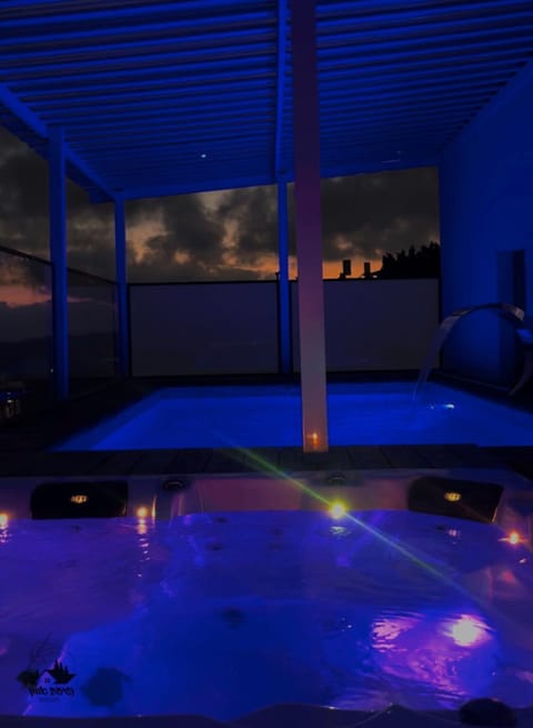 Night, Natural landscape, Hot Tub, Pool view, Swimming pool