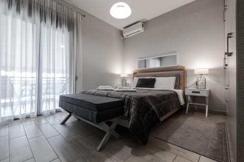 Bed, Bedroom, towels, air conditioner