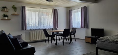 Living room, Seating area, Food