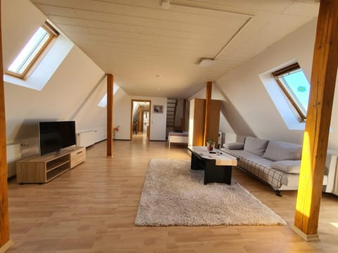 Bed, Seating area, Bedroom