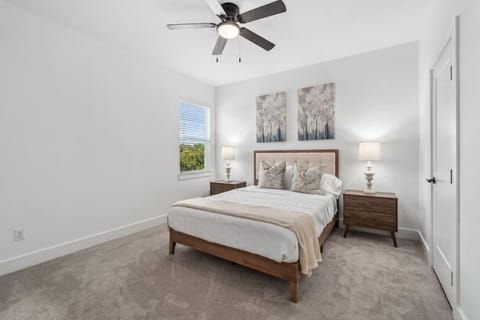 New Listing Modern Lake Conroe Oasis House in Lake Conroe