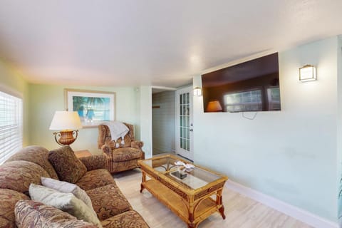 Out to Sea House in Iona