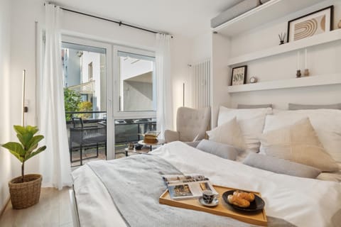 Bed, View (from property/room), Balcony/Terrace, Living room, Bedroom
