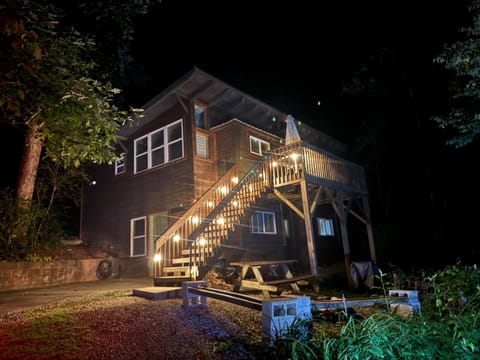Property building, Night, Natural landscape, Balcony/Terrace, Seating area