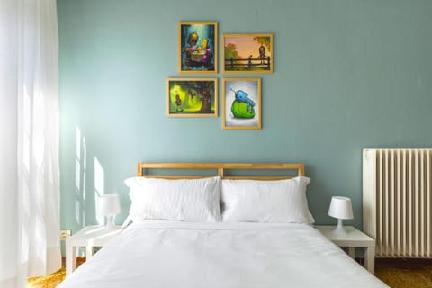 Bed, Photo of the whole room, Bedroom