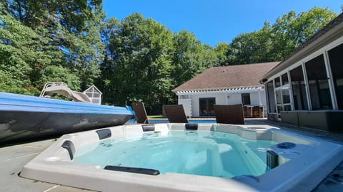 Ruffino Retreat House in Chikaming Township