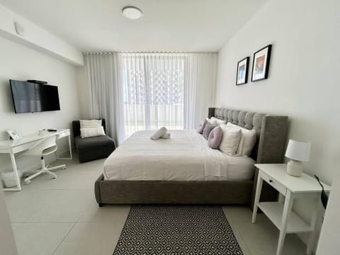 Comfortable Studio suites in downtown Doral Apartment in Doral