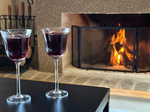 fireplace, pet friendly