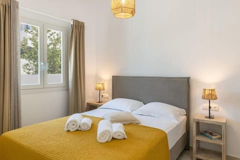 Naousa - 2BR Cycladic Town-House - Jasper Apartment in Naousa