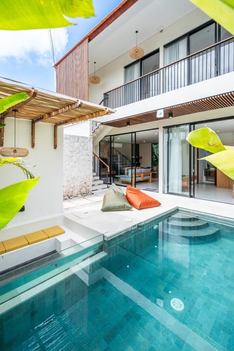 Day, Pool view, Swimming pool, sunbed