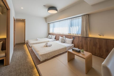 Living room, Photo of the whole room, Bedroom, towels
