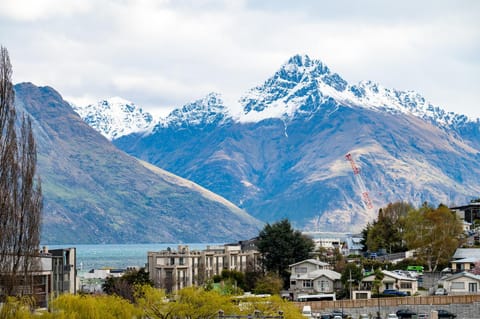 Nearby landmark, Spring, Day, Natural landscape, Lake view, Mountain view